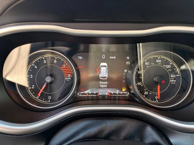 Used 2017 Jeep Cherokee Trailhawk w/ Comfort/Convenience Group AWD/4WD image 17