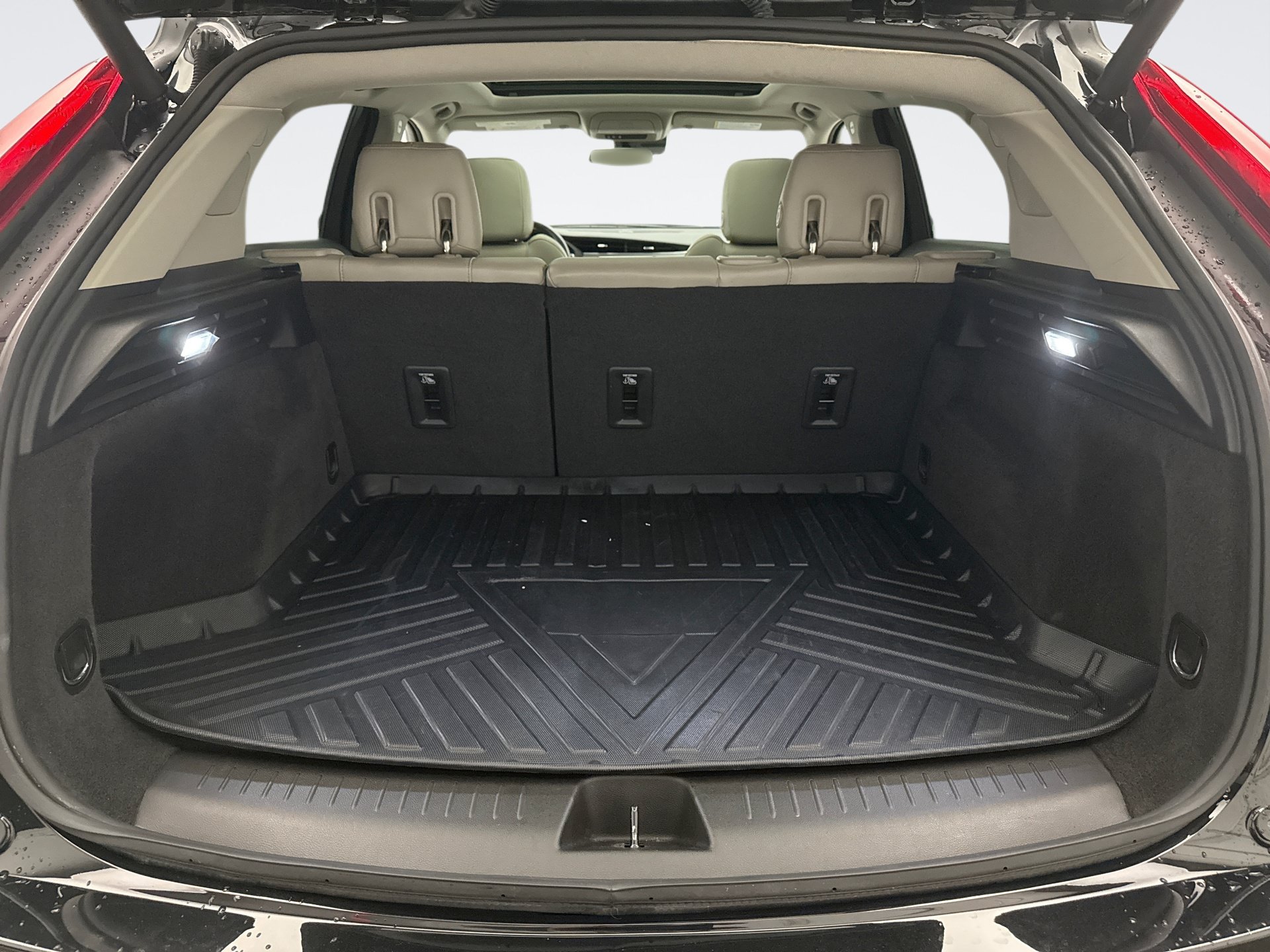 Used 2023 Cadillac XT4 Luxury w/ Cold Weather Package AWD/4WD image 23
