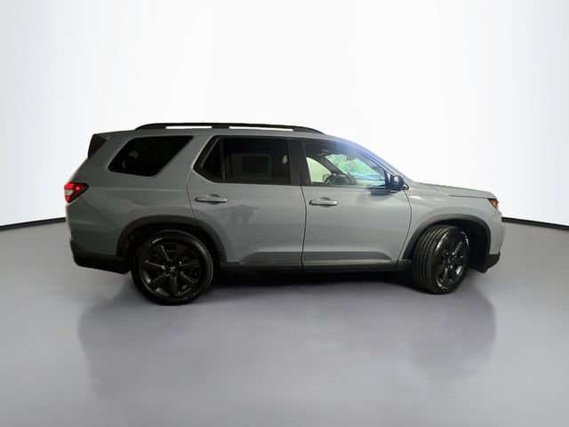 Used 2025 Honda Pilot Sport image 9