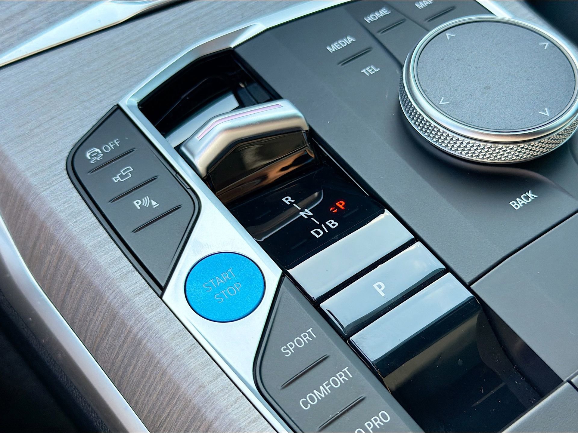 Used 2025 BMW i4 eDrive40 w/ Premium Package image 30