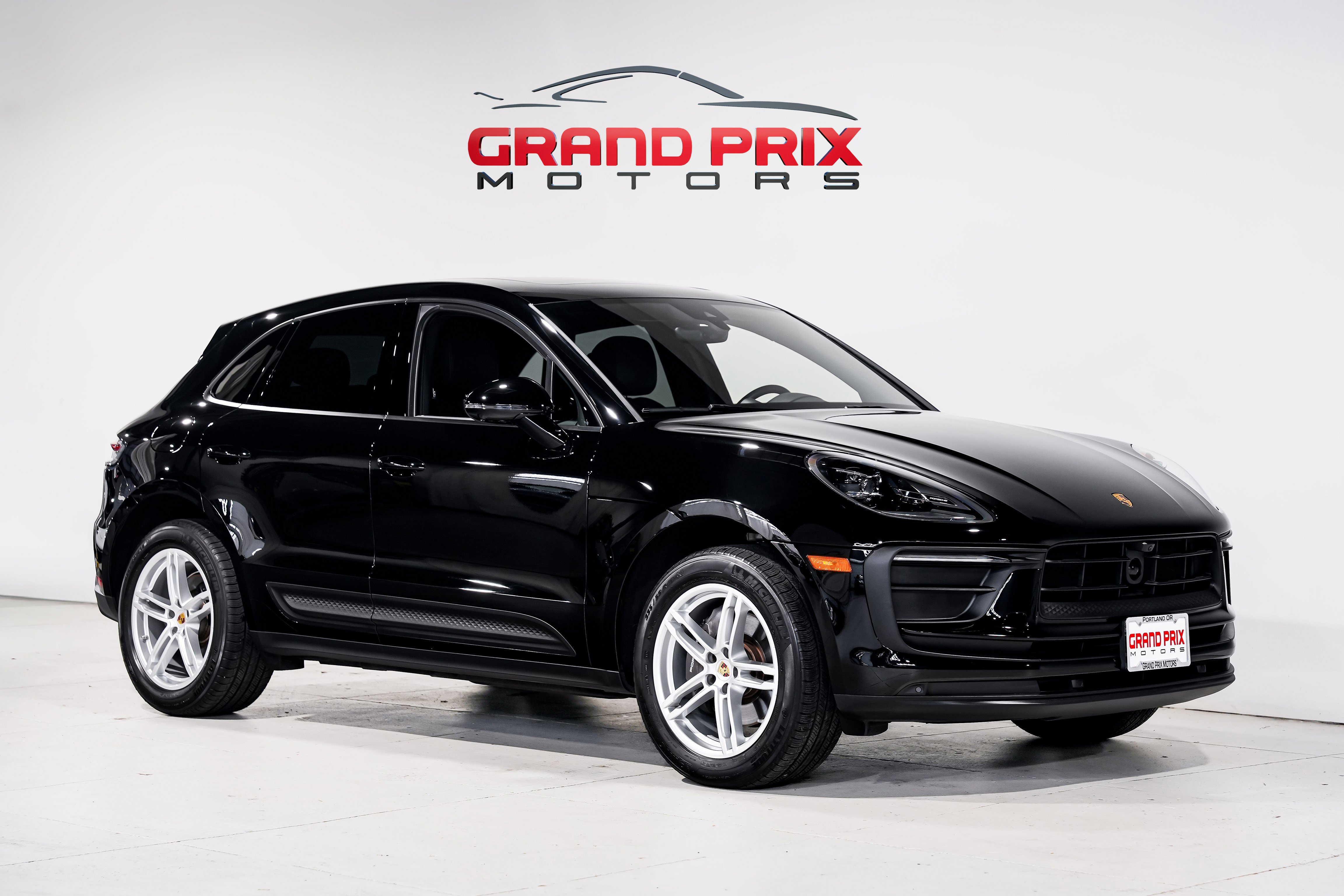 Used 2024 Porsche Macan image 1