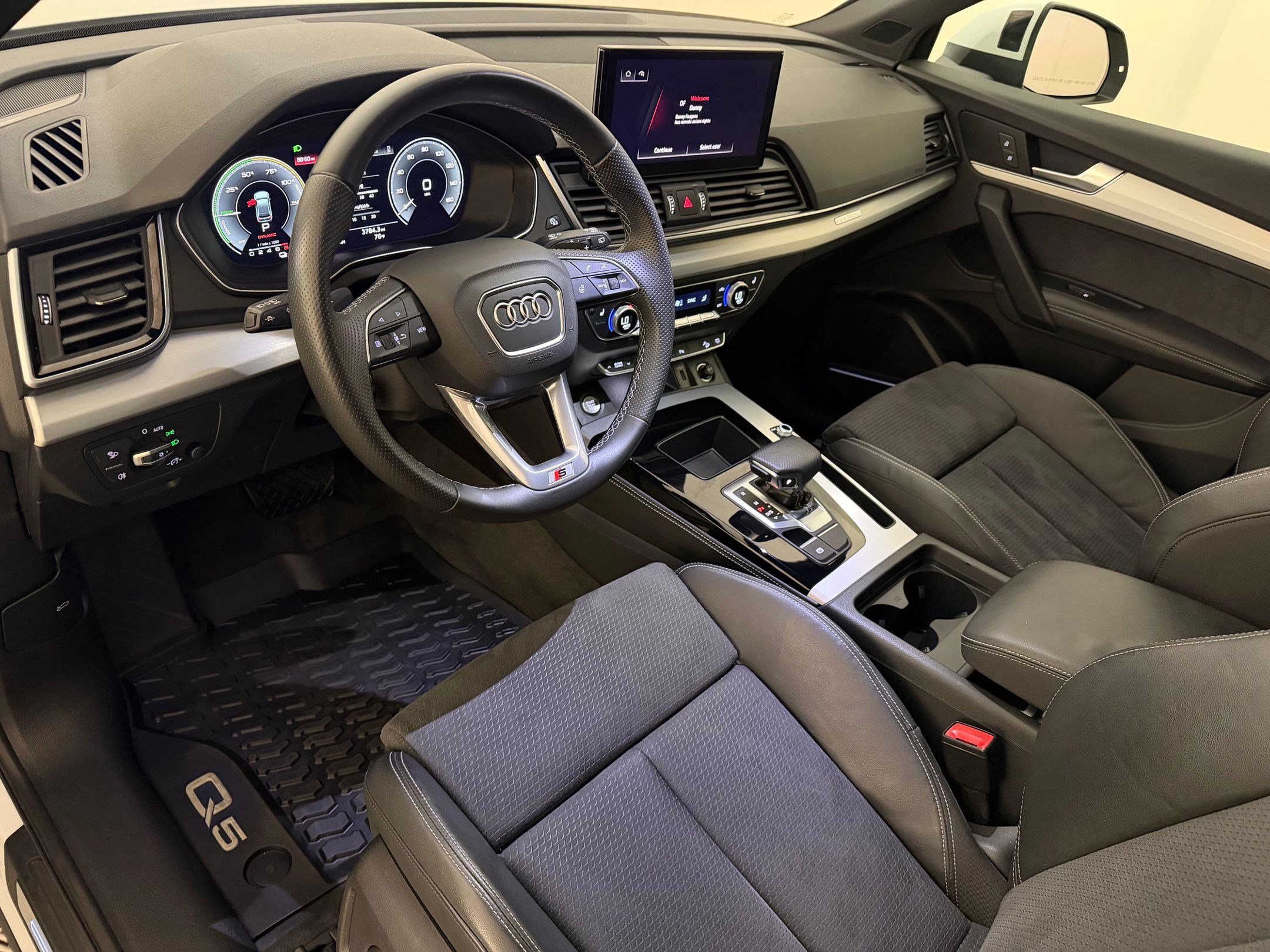 Used 2023 Audi Q5 e Premium Plus w/ Premium Plus Package AWD/4WD image 4
