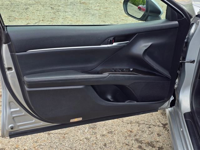 Used 2024 Toyota Camry XSE FWD image 9