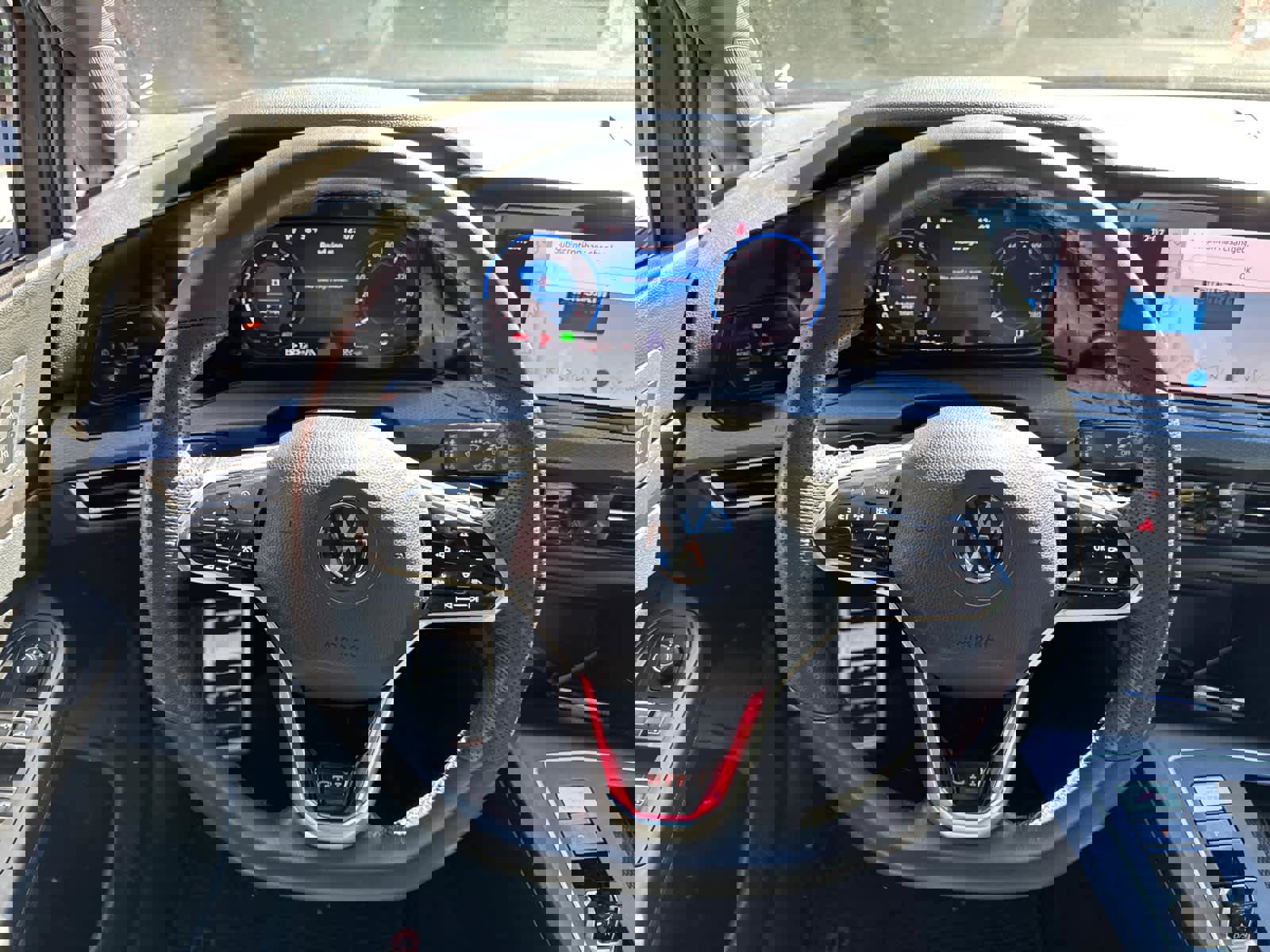 Used 2022 Volkswagen GTI SE image 18