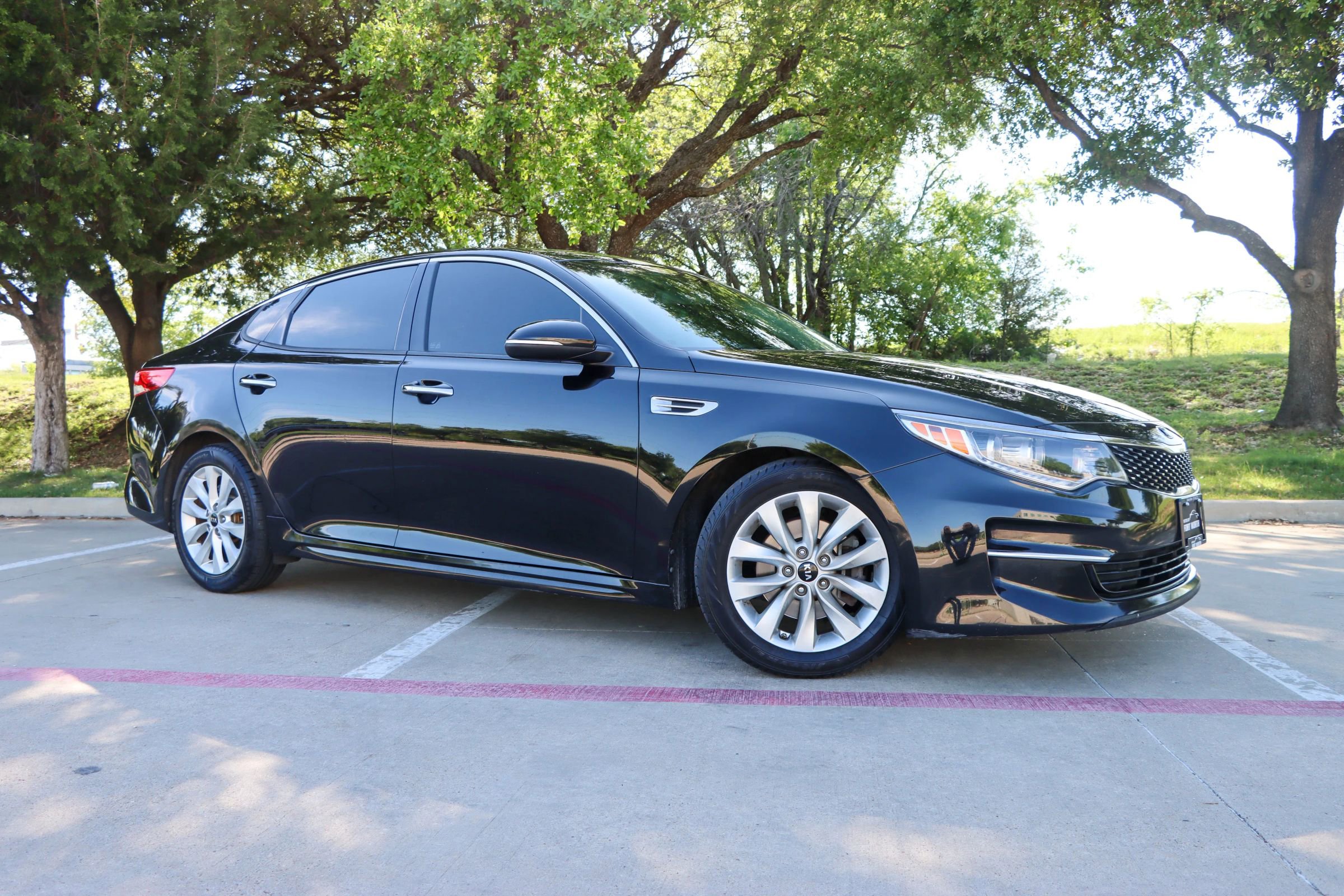 Used 2018 Kia Optima EX image 1