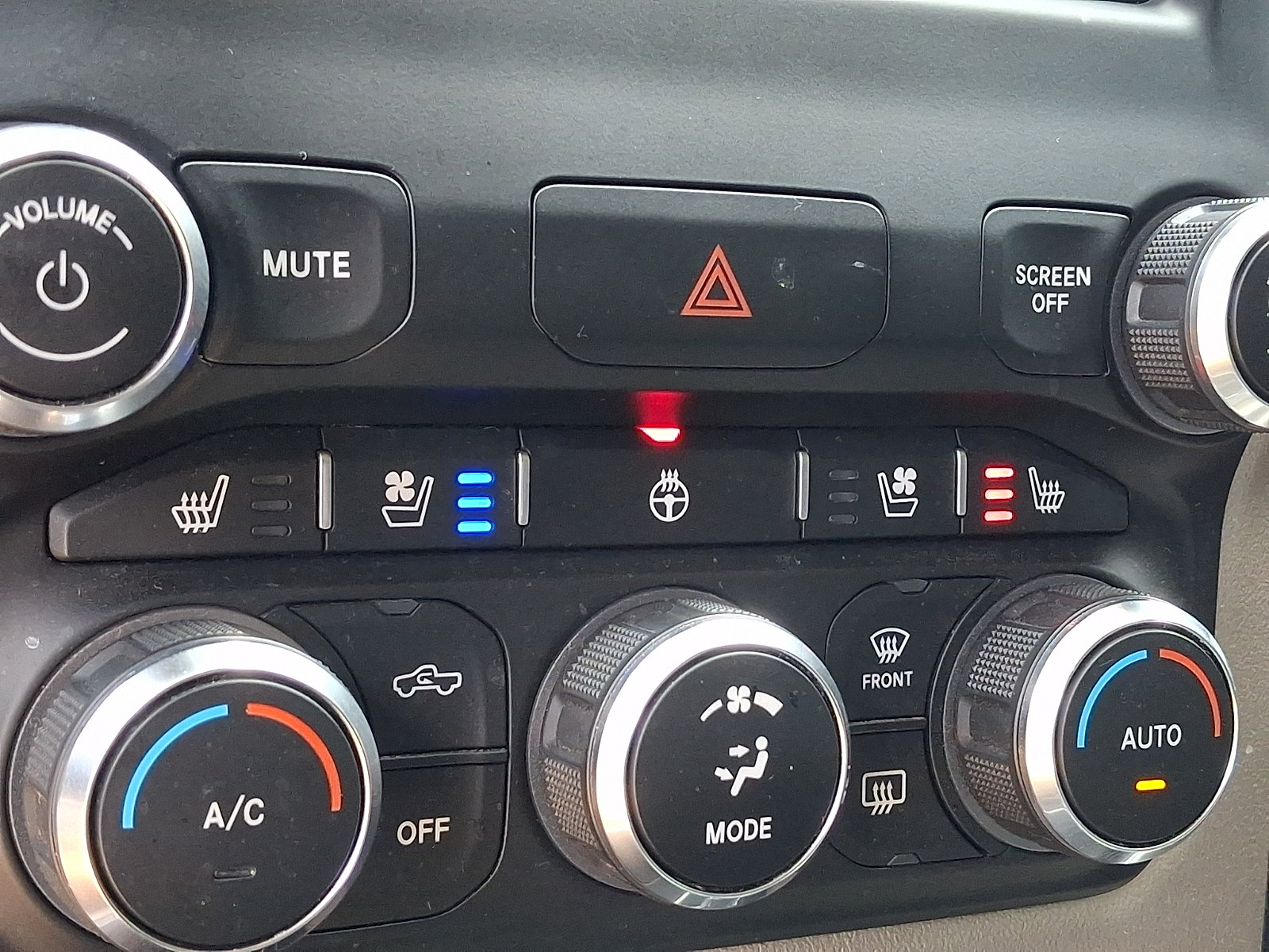 Used 2020 RAM 1500 Laramie AWD/4WD image 23