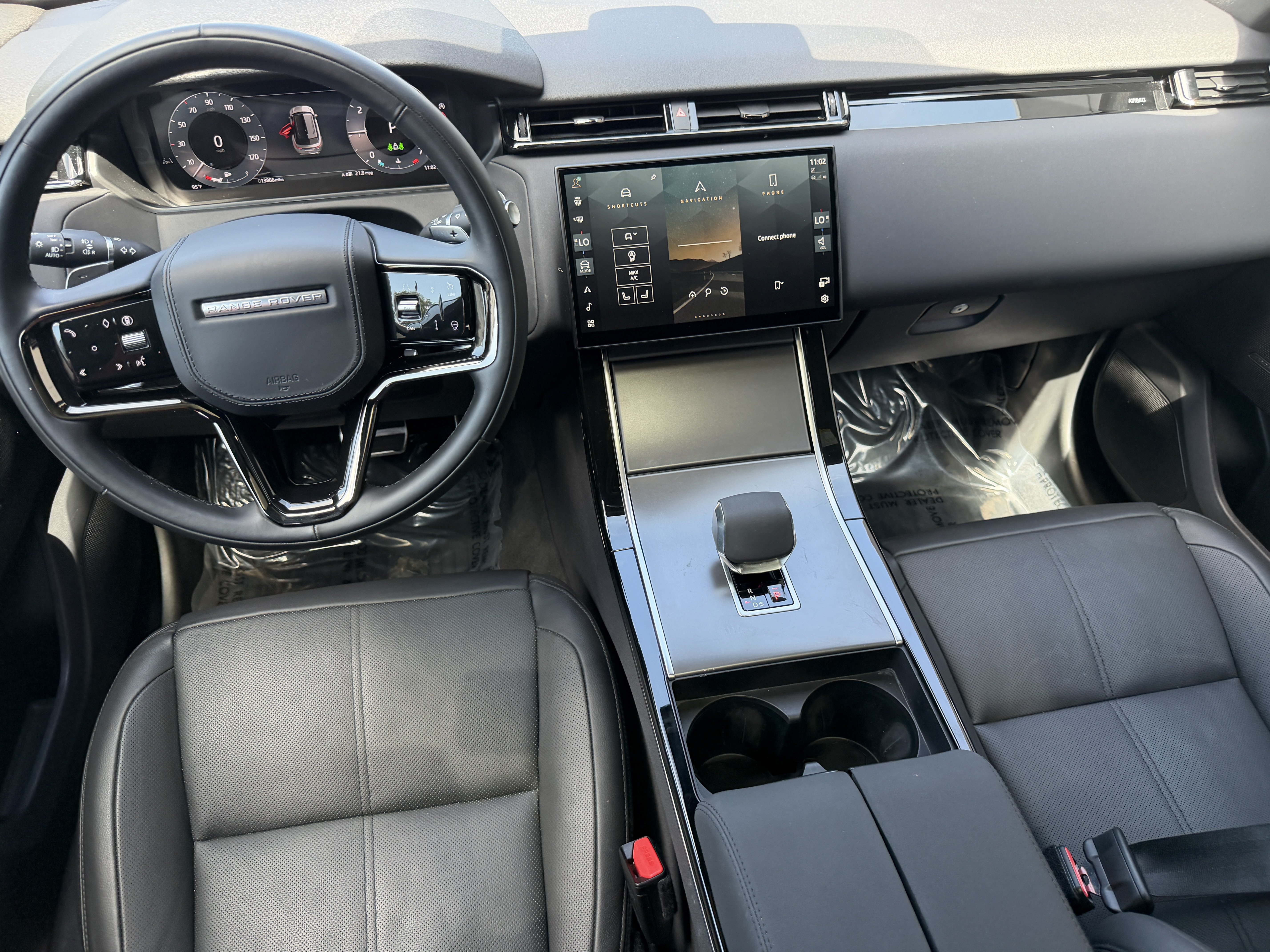 Used 2025 Land Rover Range Rover Velar Dynamic SE AWD/4WD image 16
