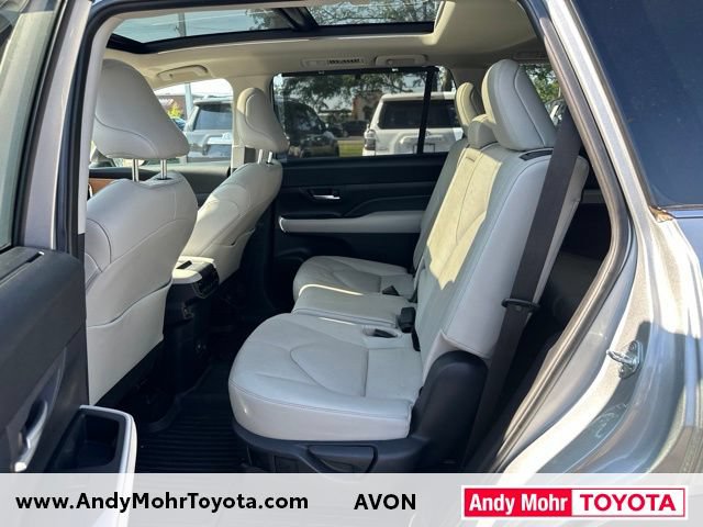 Certified 2024 Toyota Grand Highlander AWD image 31