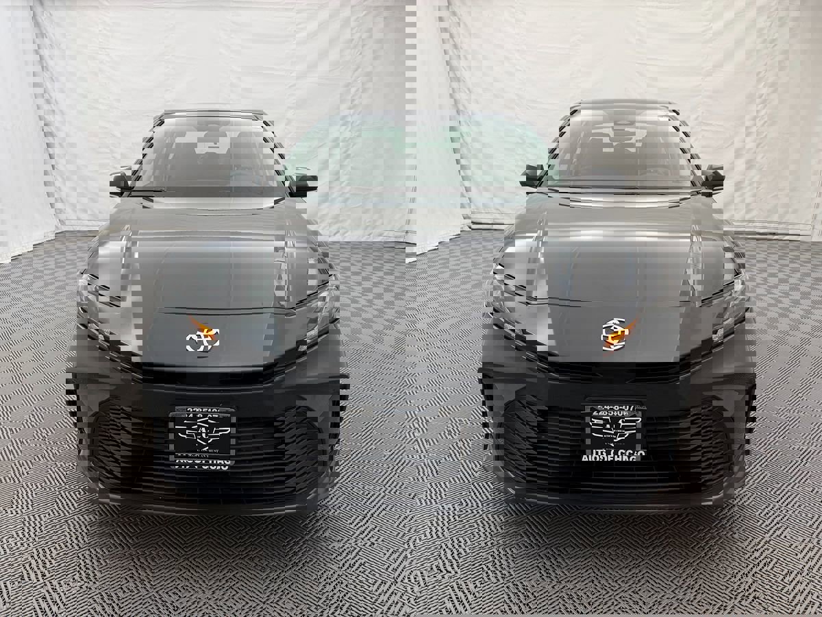 Used 2025 Toyota Camry LE image 2