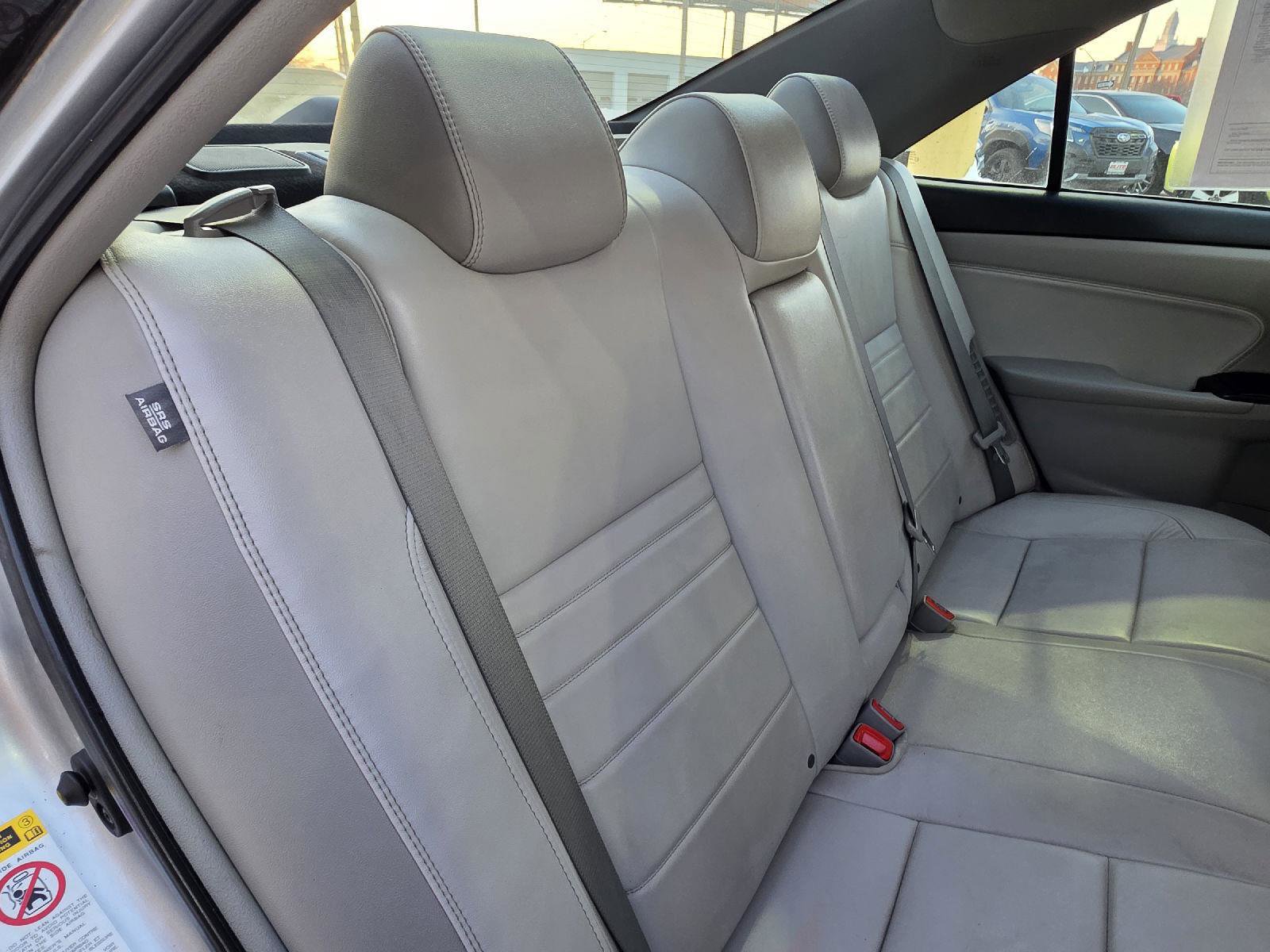 Used 2017 Toyota Camry XLE image 30