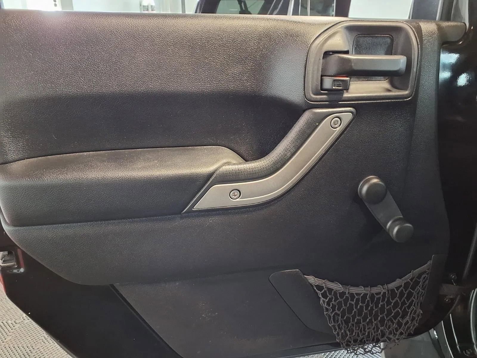 Used 2015 Jeep Wrangler Unlimited Sport w/ Connectivity Group image 15