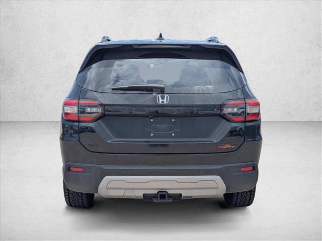 Used 2025 Honda Pilot TrailSport image 7