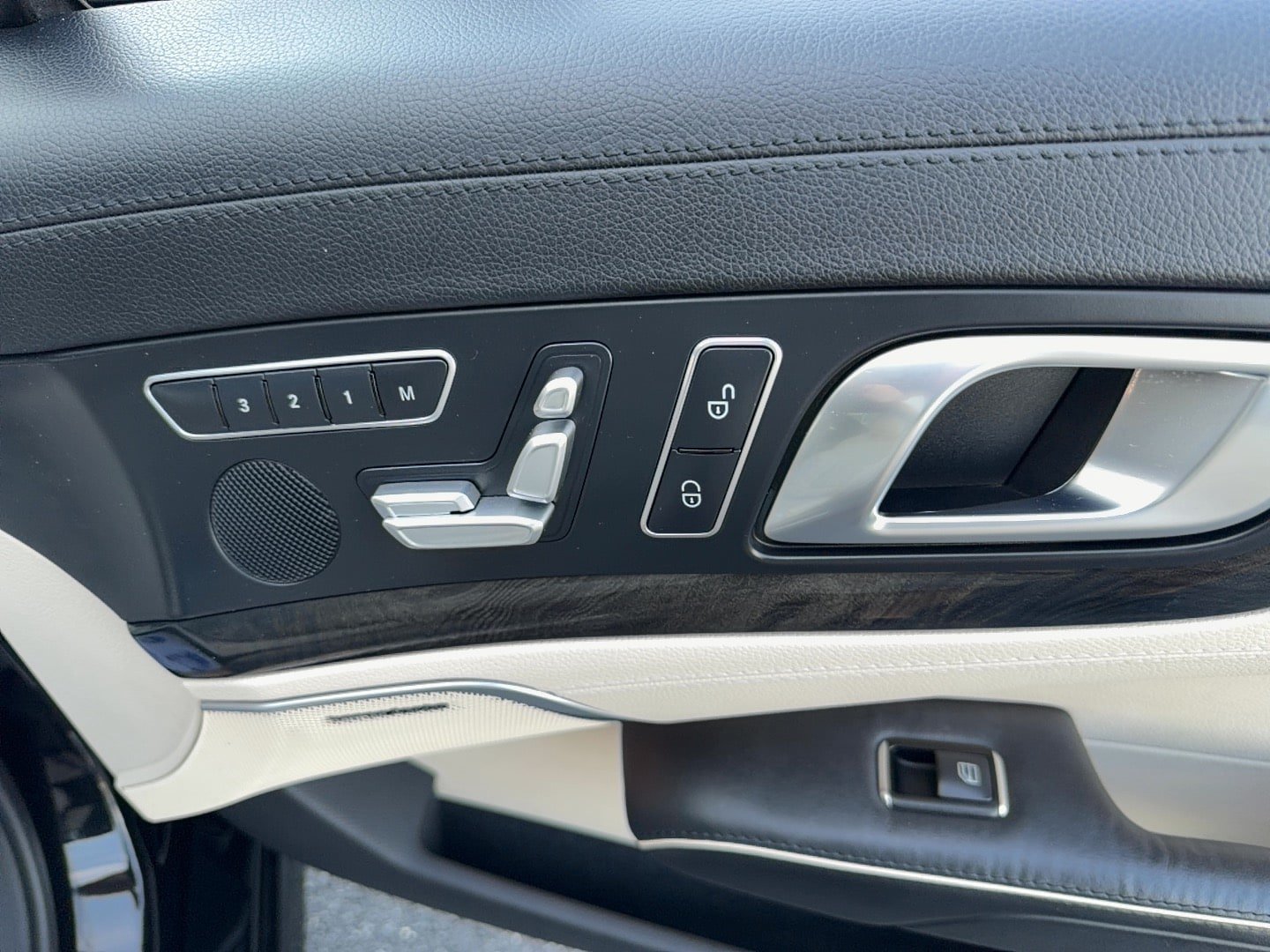 Used 2013 Mercedes-Benz SL 550 image 20
