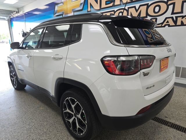 Used 2025 Jeep Compass Limited AWD/4WD image 5