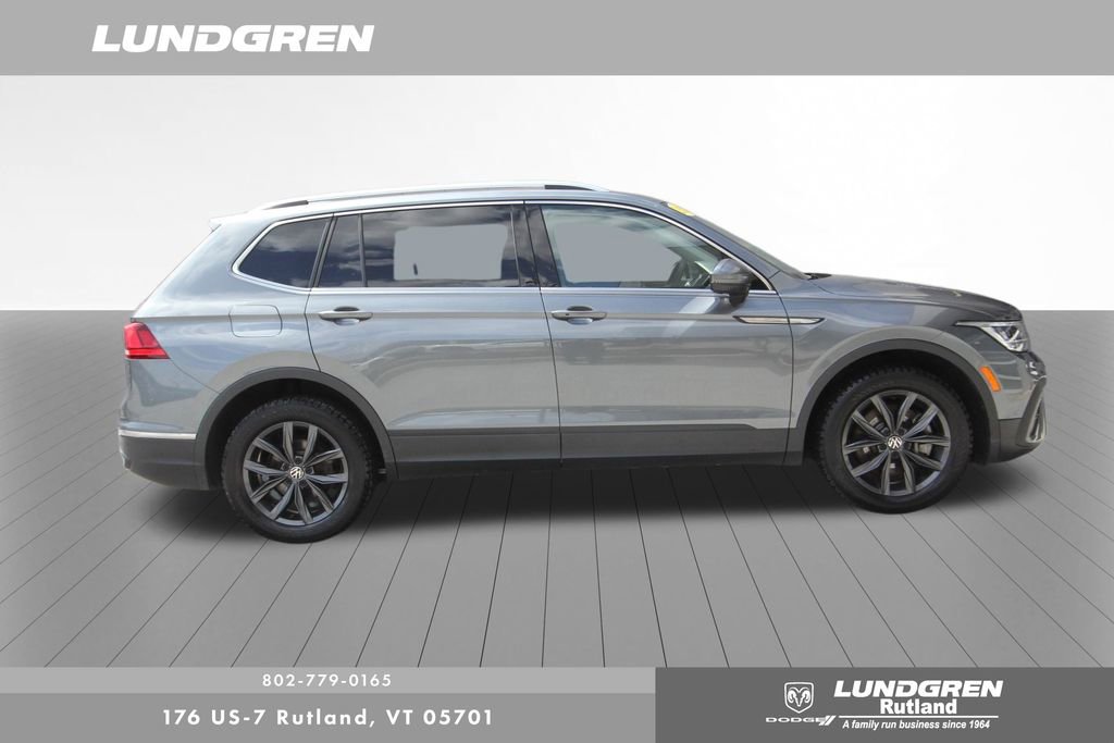 Used 2022 Volkswagen Tiguan SE image 2