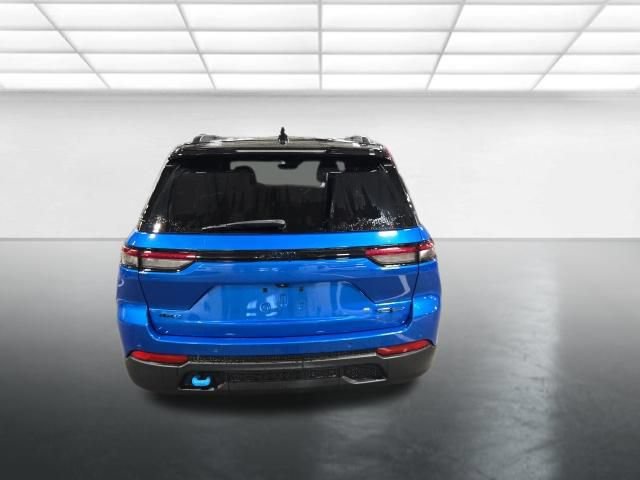 Used 2023 Jeep Grand Cherokee Trailhawk AWD/4WD image 5