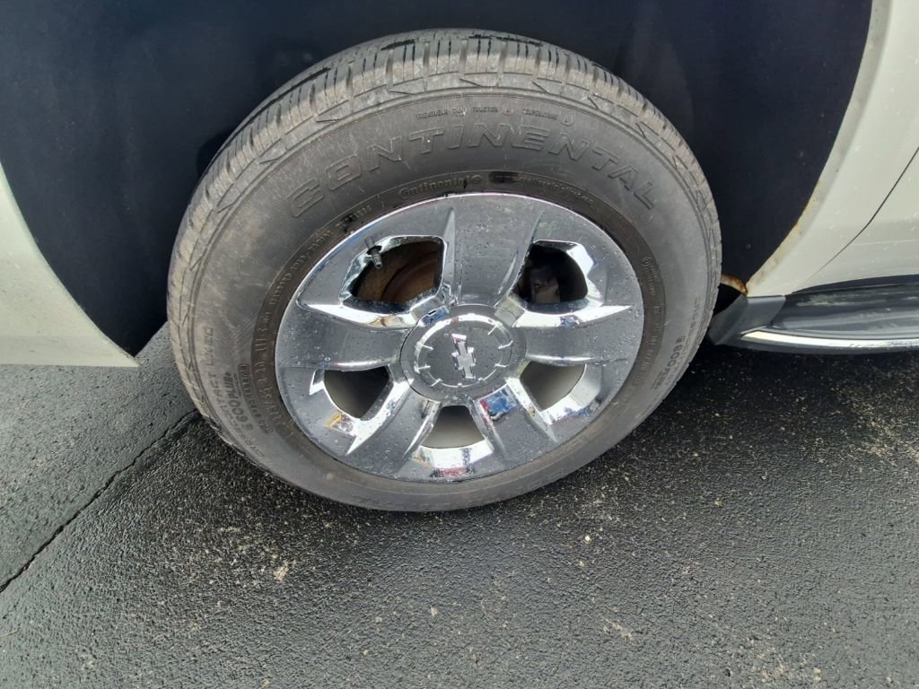 Used 2019 Chevrolet Suburban Premier image 9