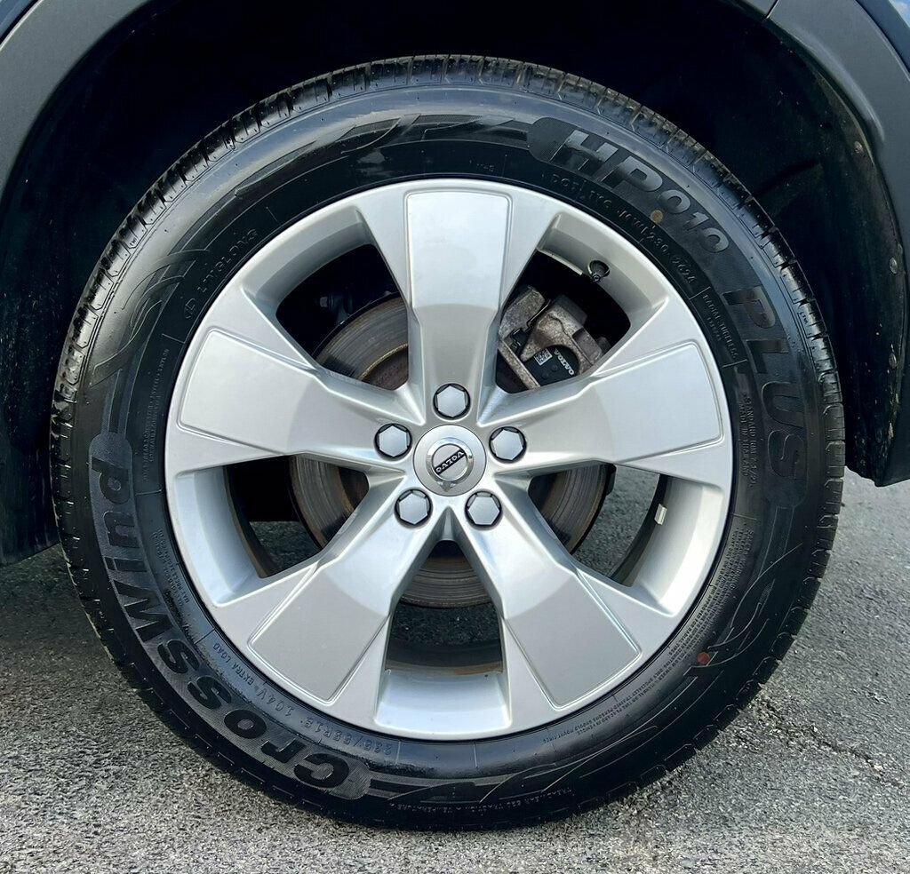 Used 2021 Volvo XC40 T4 Momentum FWD image 29
