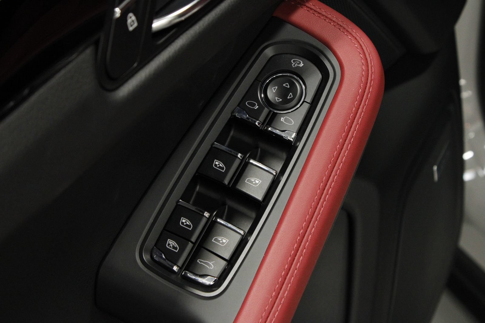 New 2026 Porsche Macan S AWD/4WD image 27