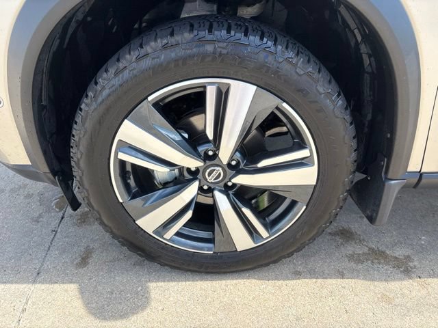Used 2021 Nissan Rogue Platinum AWD/4WD image 13