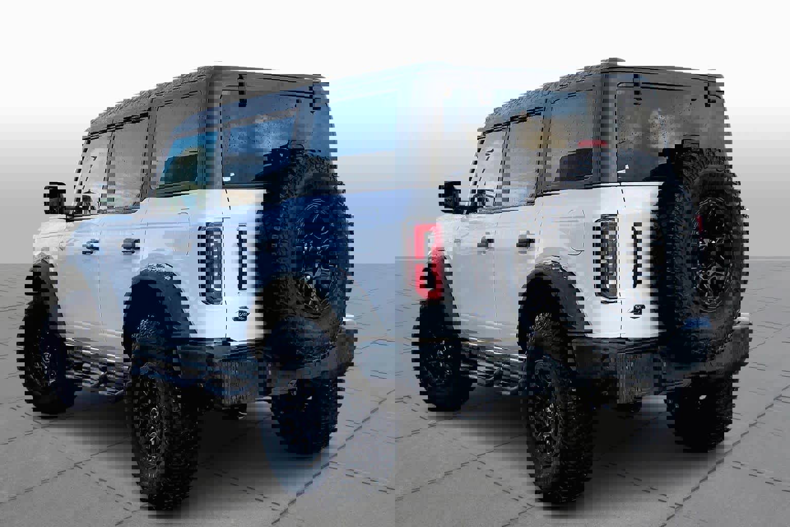 Used 2023 Ford Bronco Wildtrak image 11