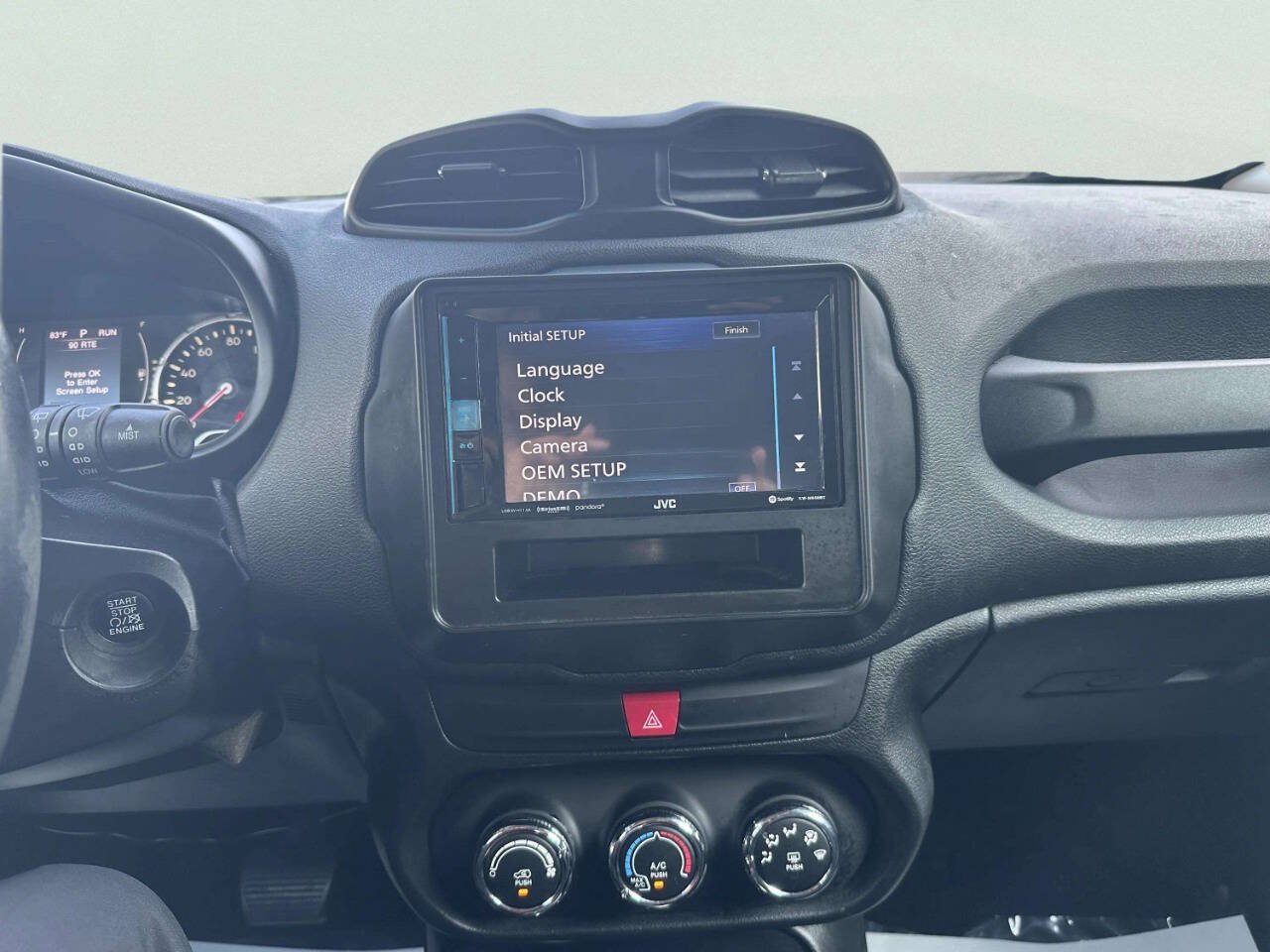 Used 2016 Jeep Renegade Latitude AWD/4WD image 31