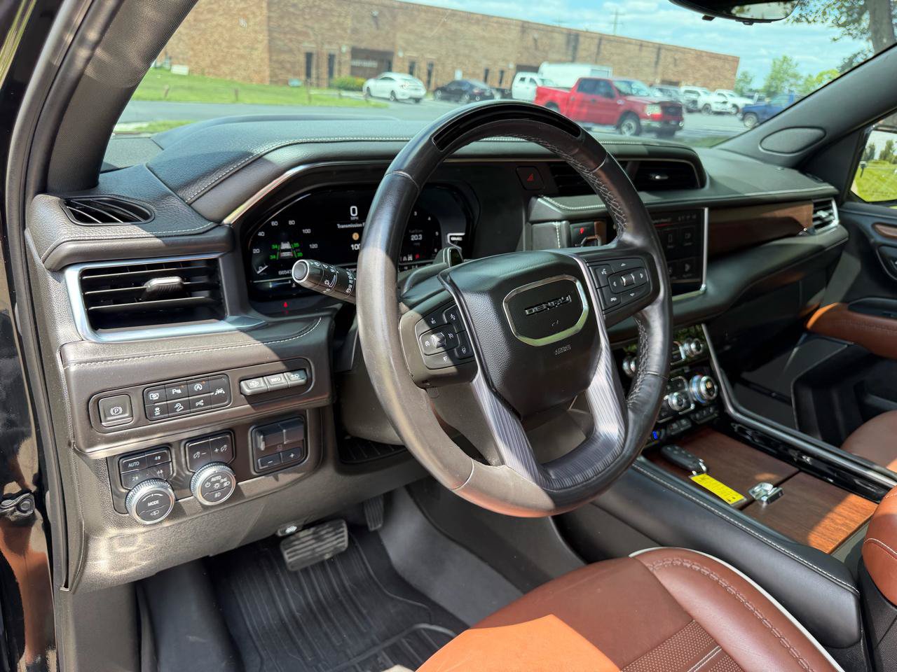 Used 2023 GMC Yukon XL Denali Ultimate AWD/4WD image 22