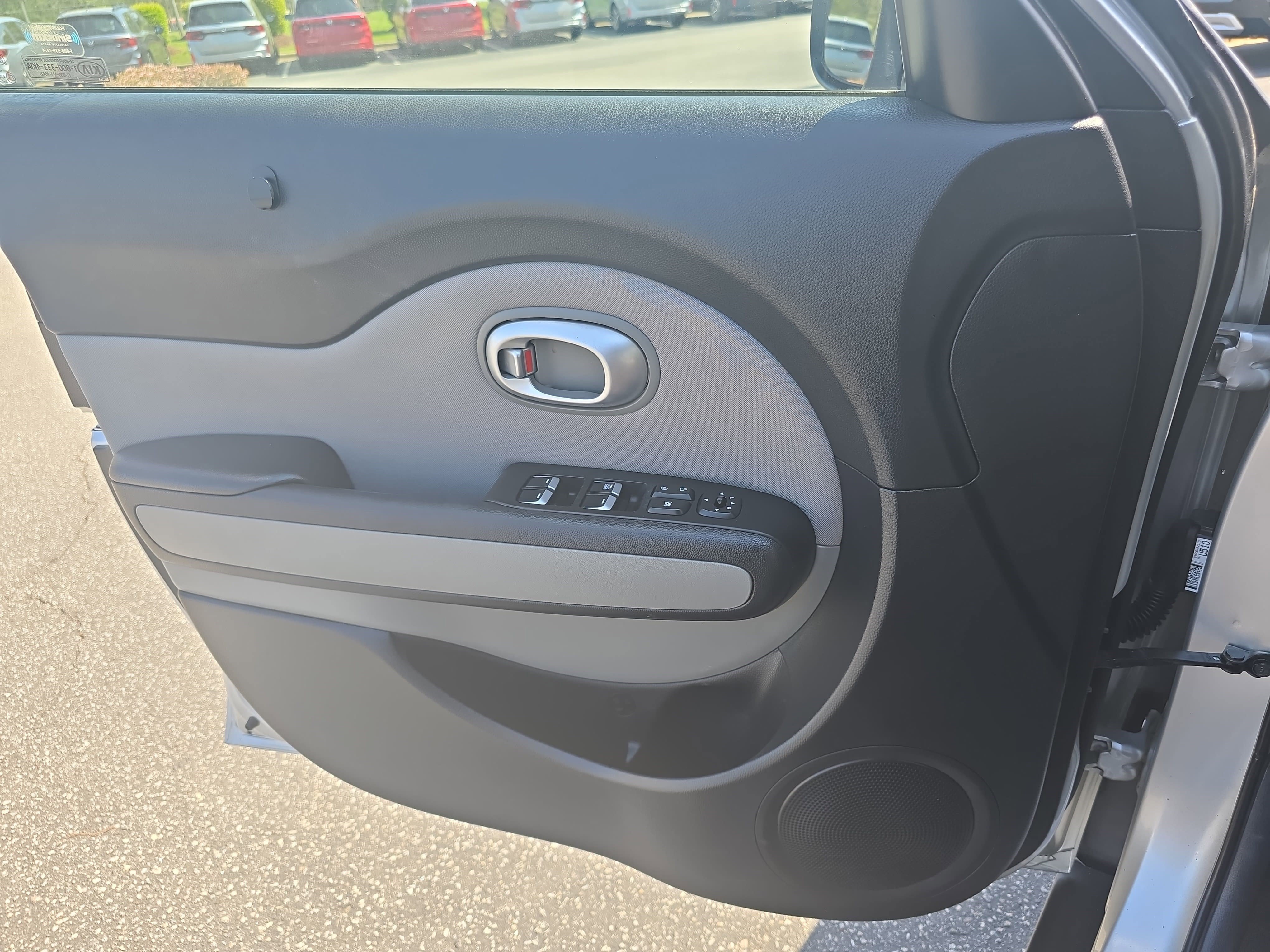 Used 2017 Kia Soul w/ Convenience Package image 27