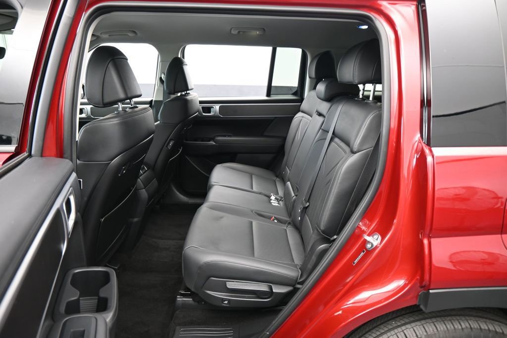 Used 2025 Hyundai Santa Fe SEL FWD image 32