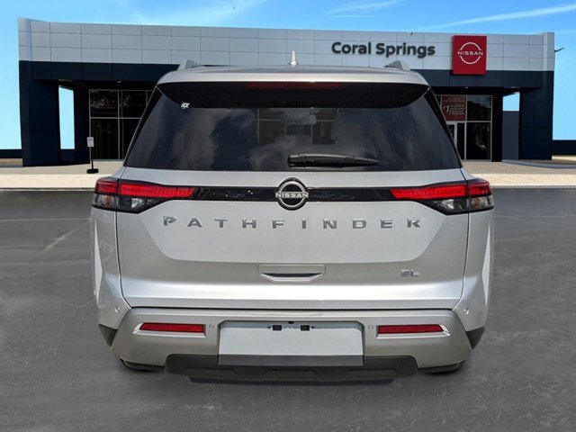 New 2025 Nissan Pathfinder SL image 4