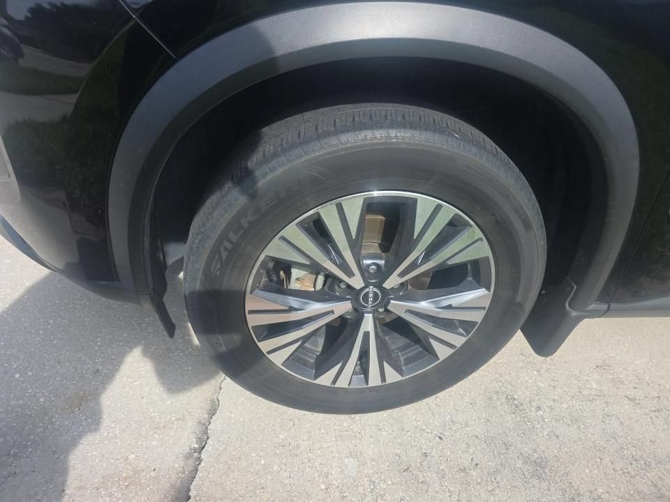 Used 2023 Nissan Rogue SV w/ SV Premium B Package FWD image 7