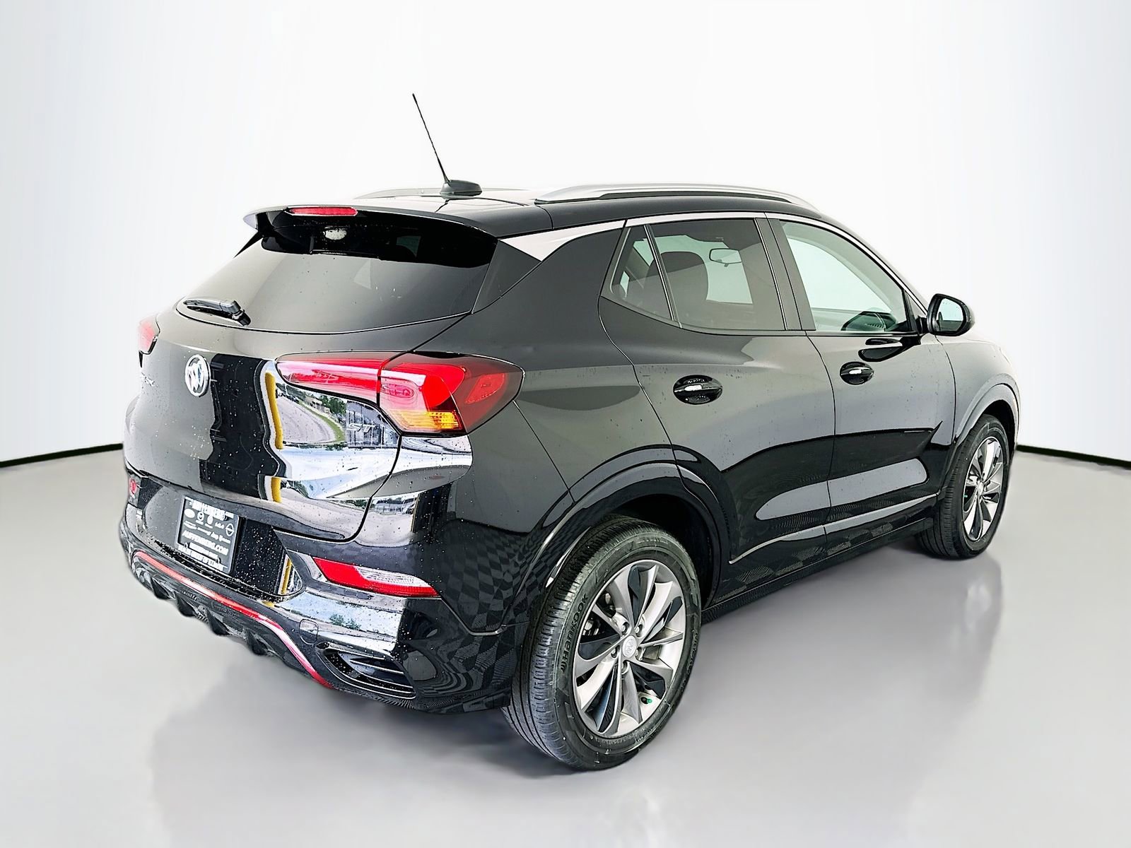 Used 2023 Buick Encore GX Preferred w/ Sport Touring Package FWD image 7