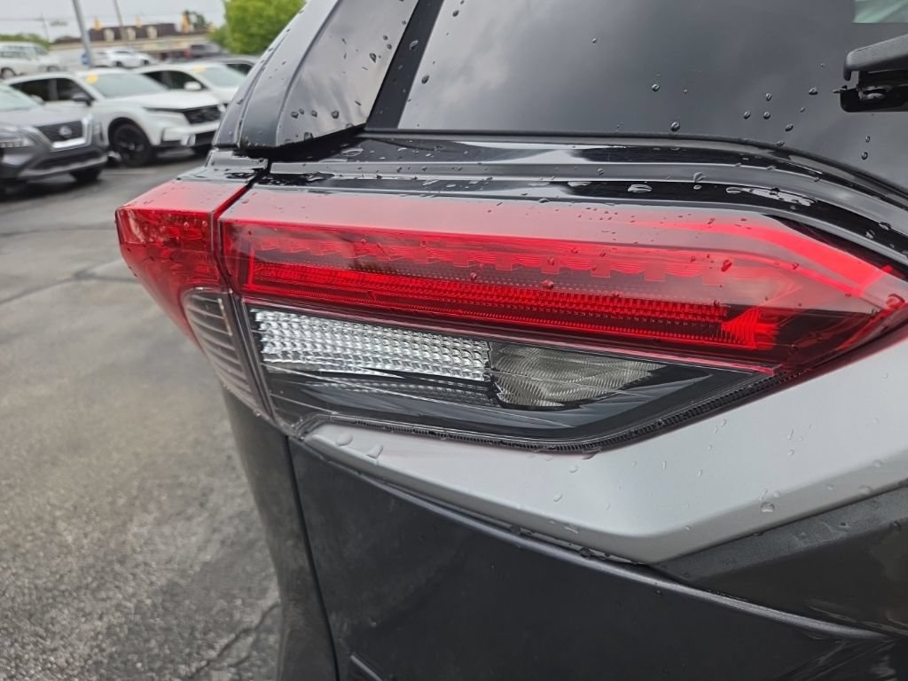 Used 2019 Toyota RAV4 XSE w/ XSE Weather Package AWD/4WD image 10