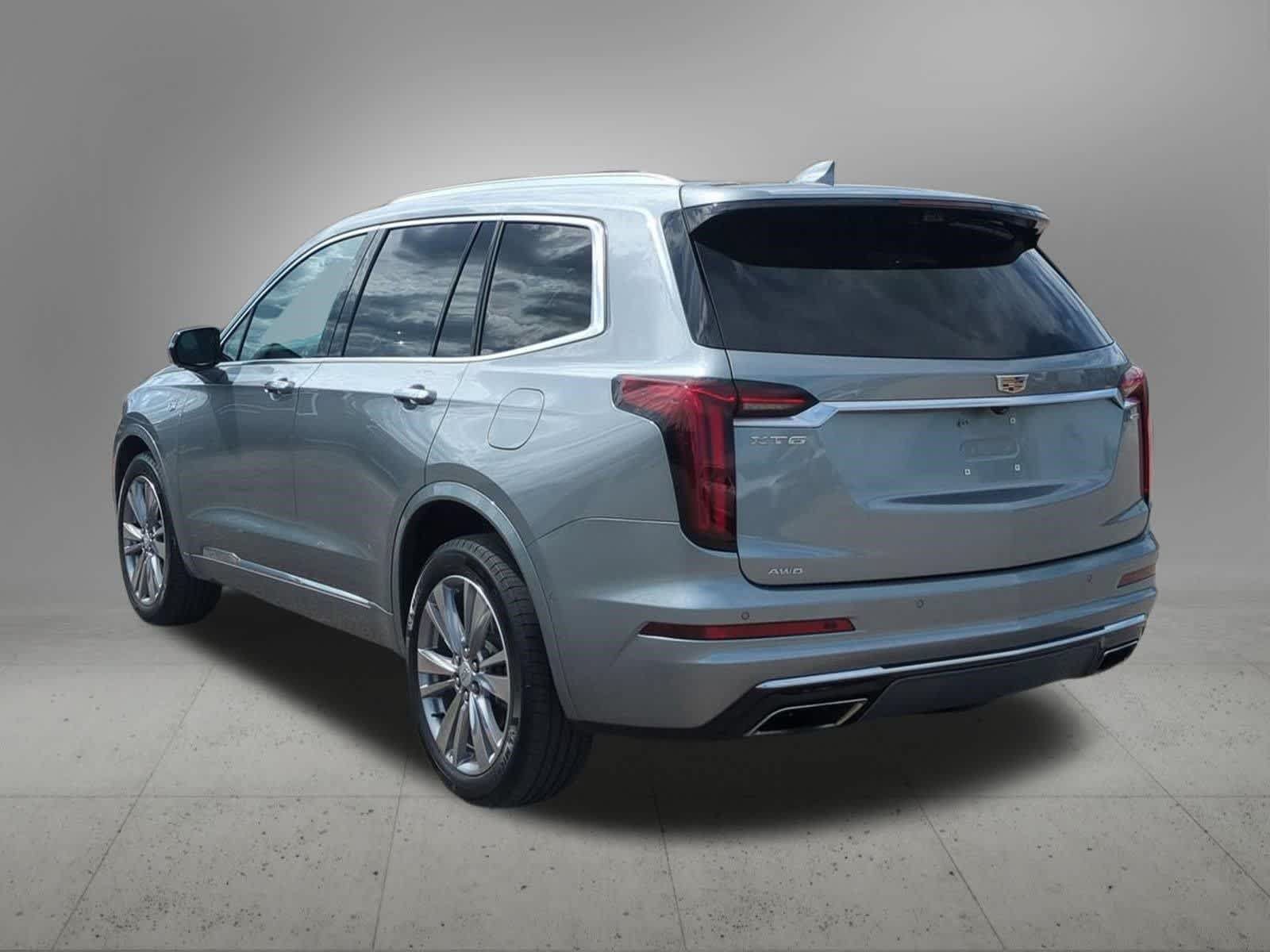 Used 2023 Cadillac XT6 Premium Luxury w/ Technology Package AWD/4WD image 4