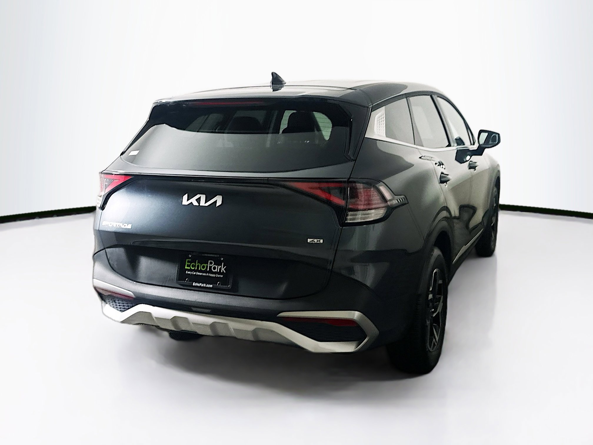 Used 2025 Kia Sportage LX image 9