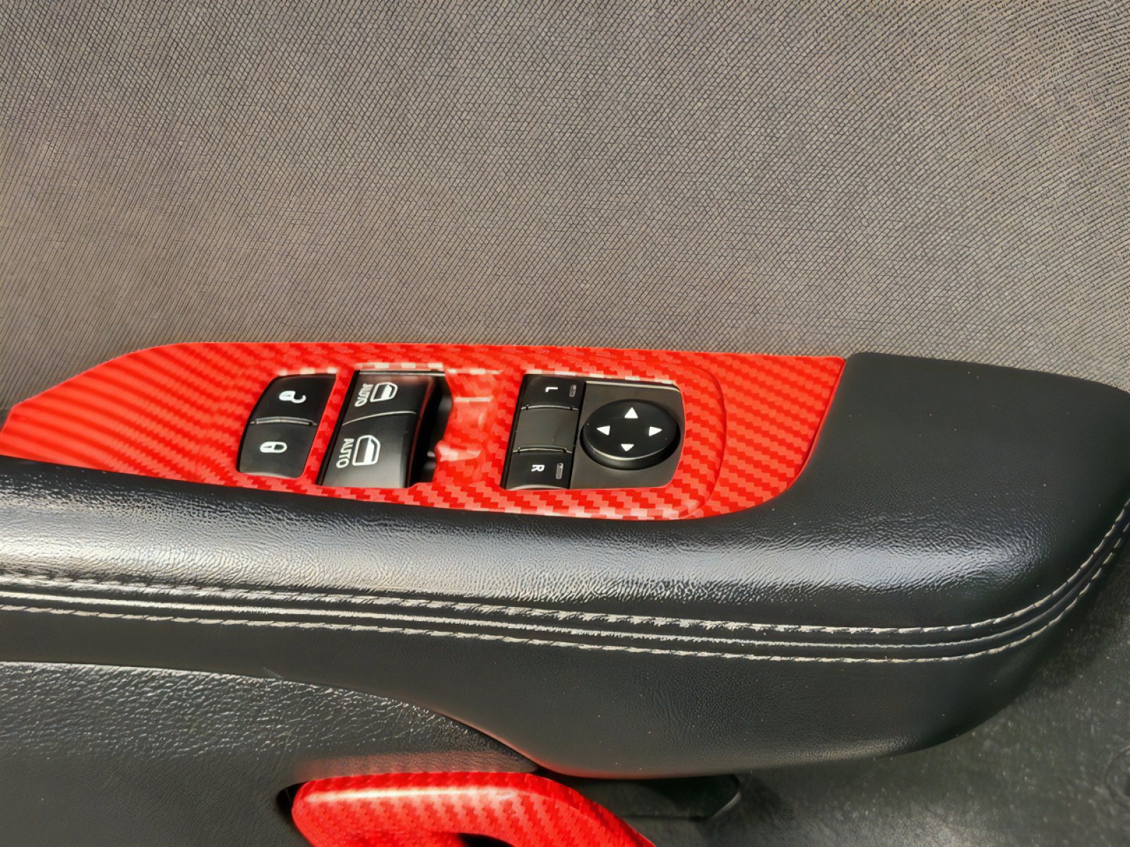 Used 2021 Dodge Challenger SXT w/ Blacktop Package image 17