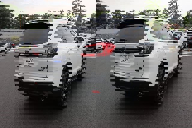 New 2025 Subaru Ascent Bronze Edition image 3