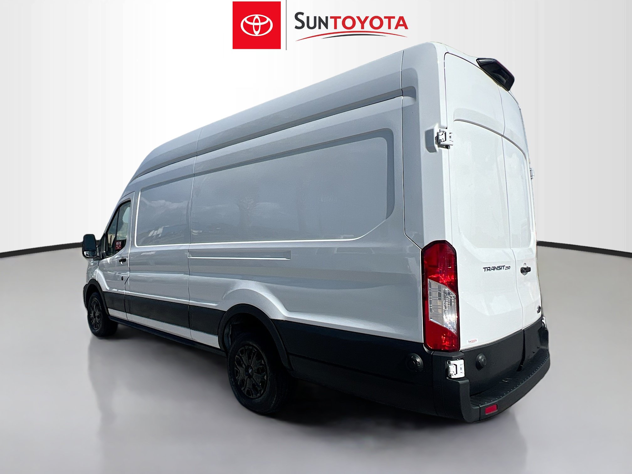 Used 2024 Ford Transit 250 148 High Roof Extended w/ Load Area Protection Package RWD image 6
