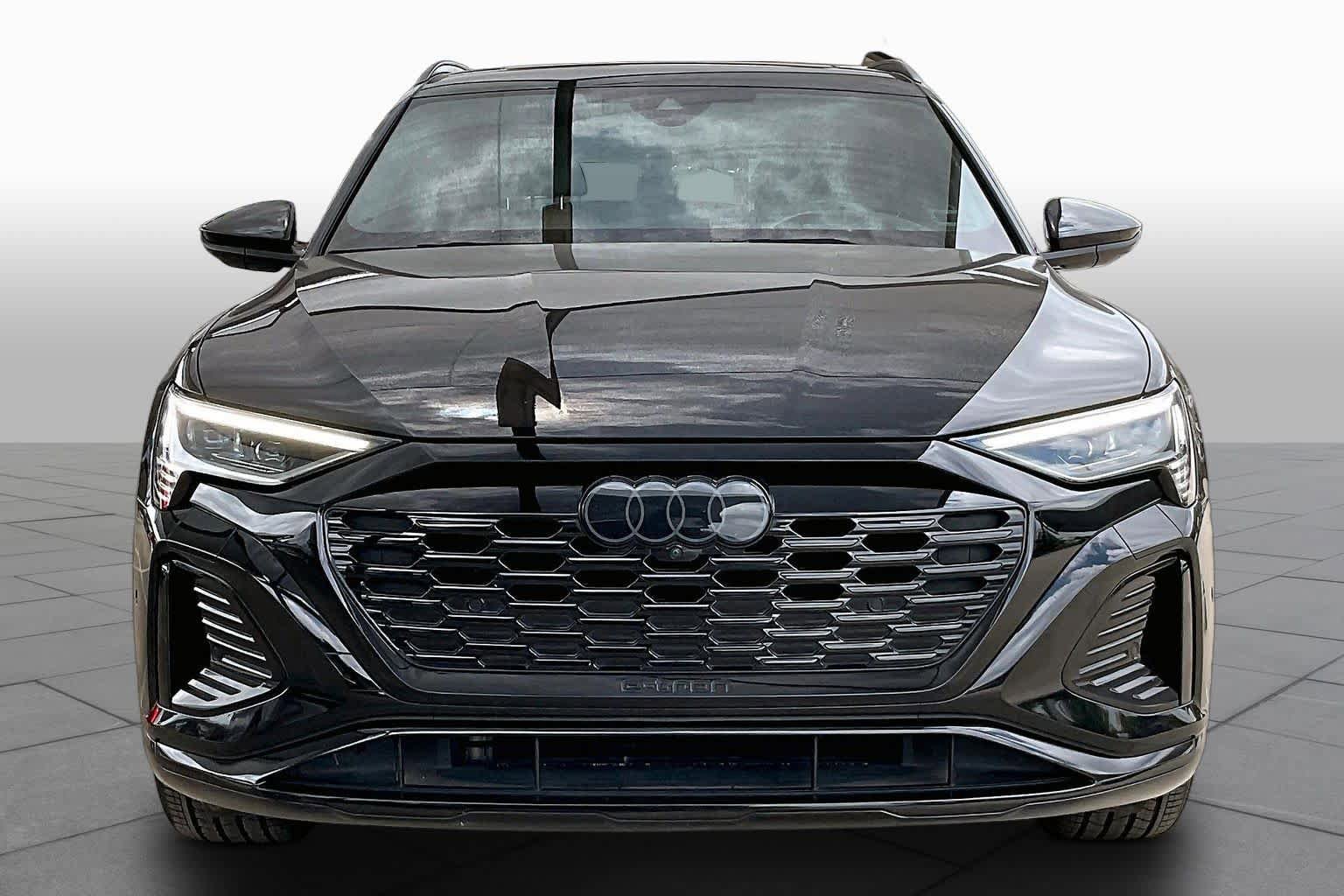 Used 2024 Audi Q8 e-tron Prestige w/ Prestige Package AWD/4WD image 3