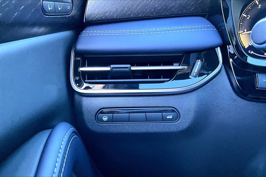 Used 2023 INFINITI QX50 Luxe FWD image 47