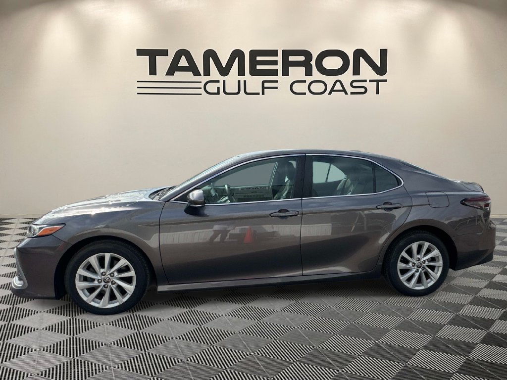 Used 2022 Toyota Camry LE w/ Convenience Package FWD image 5