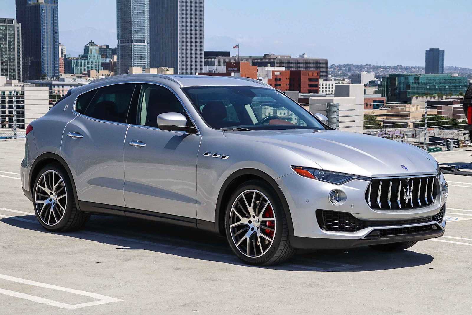 Used 2017 Maserati Levante S AWD/4WD image 3