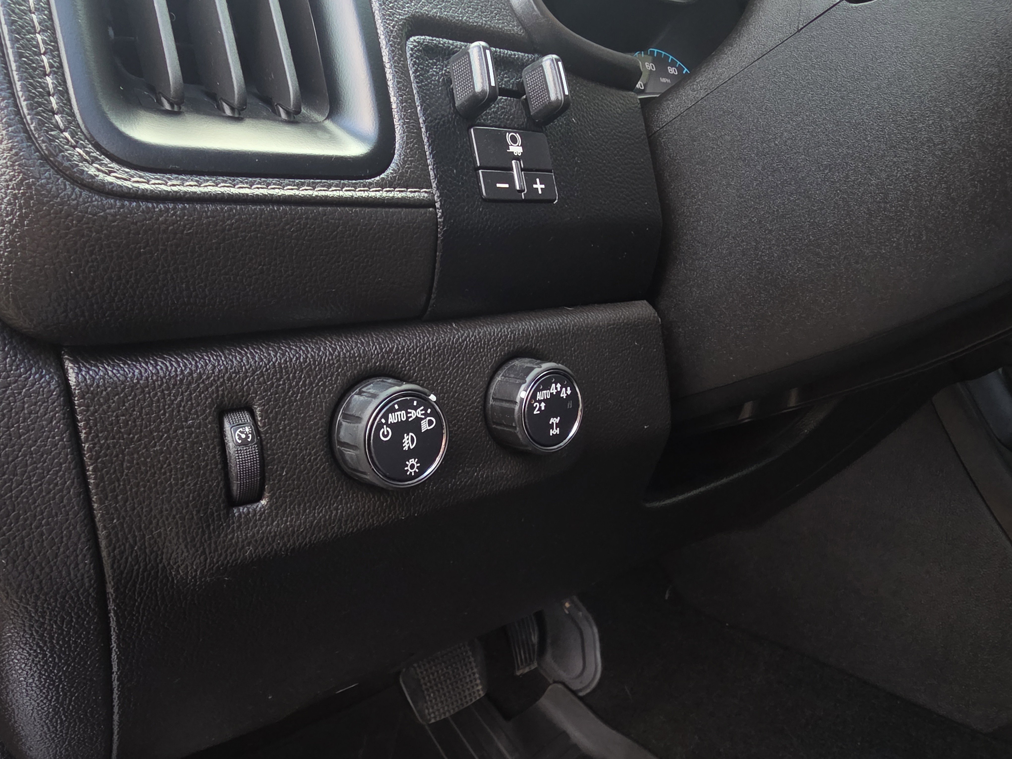 Used 2018 GMC Canyon SLT w/ Driver Alert Package image 13