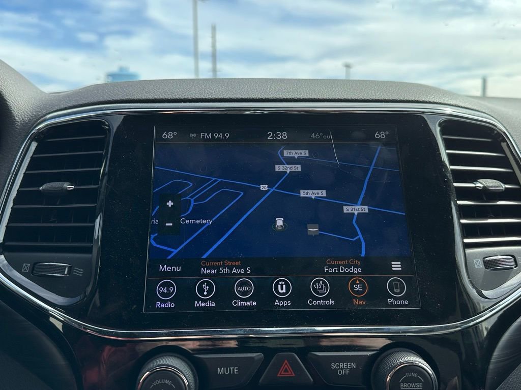 Used 2019 Jeep Grand Cherokee Laredo image 36