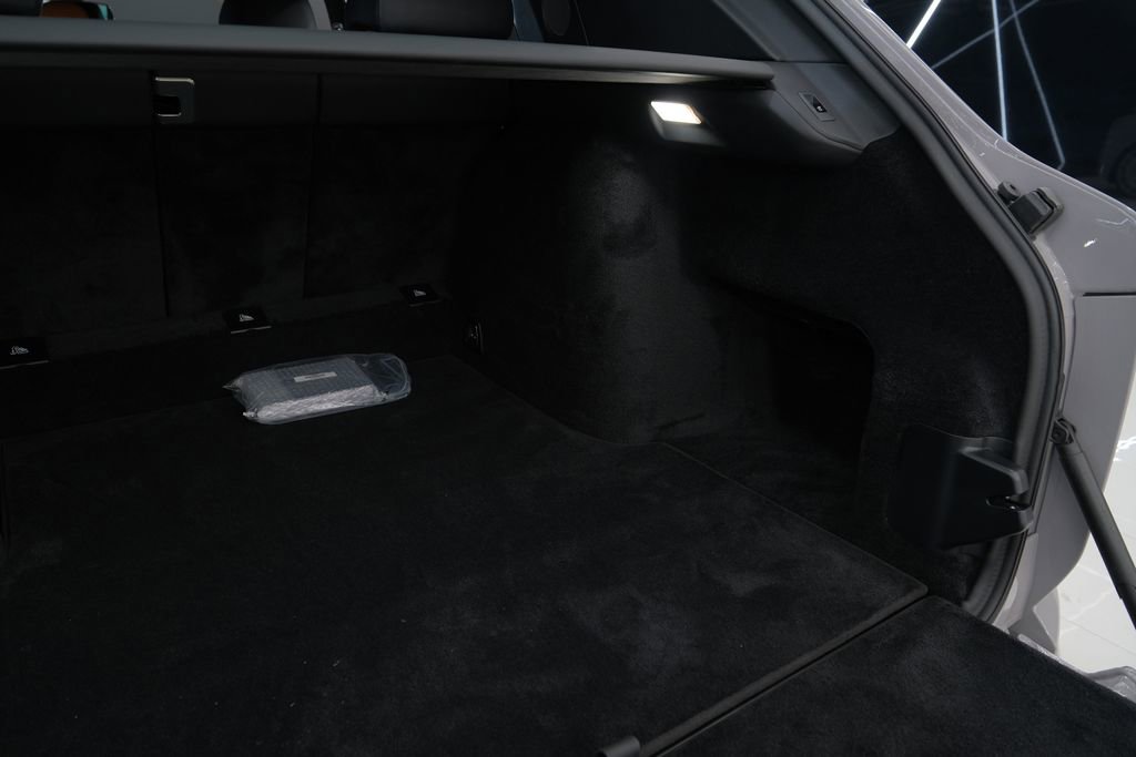 Used 2026 Rolls-Royce Cullinan AWD/4WD image 23