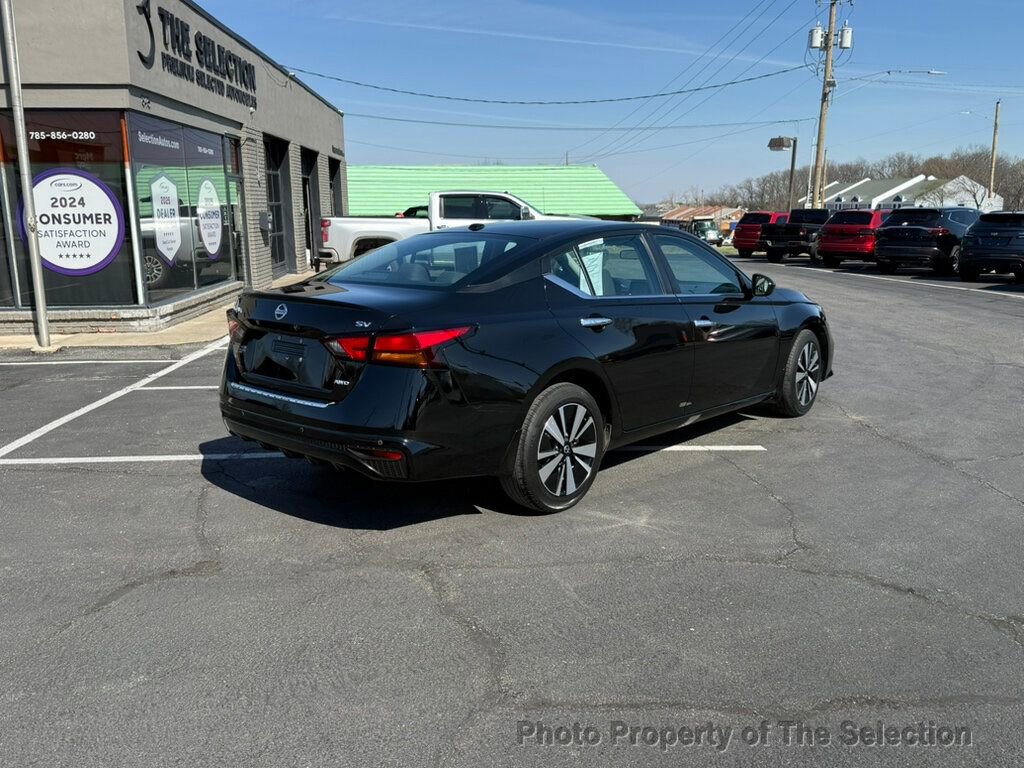 Used 2022 Nissan Altima 2.5 SV image 16