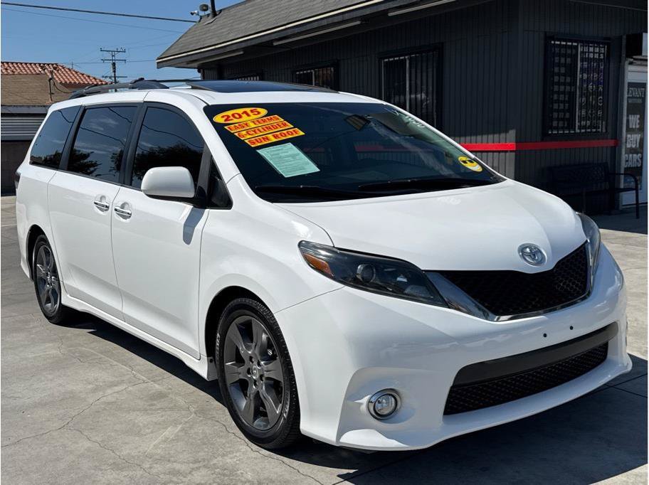 Used 2015 Toyota Sienna SE w/ SE Preferred Package FWD image 1