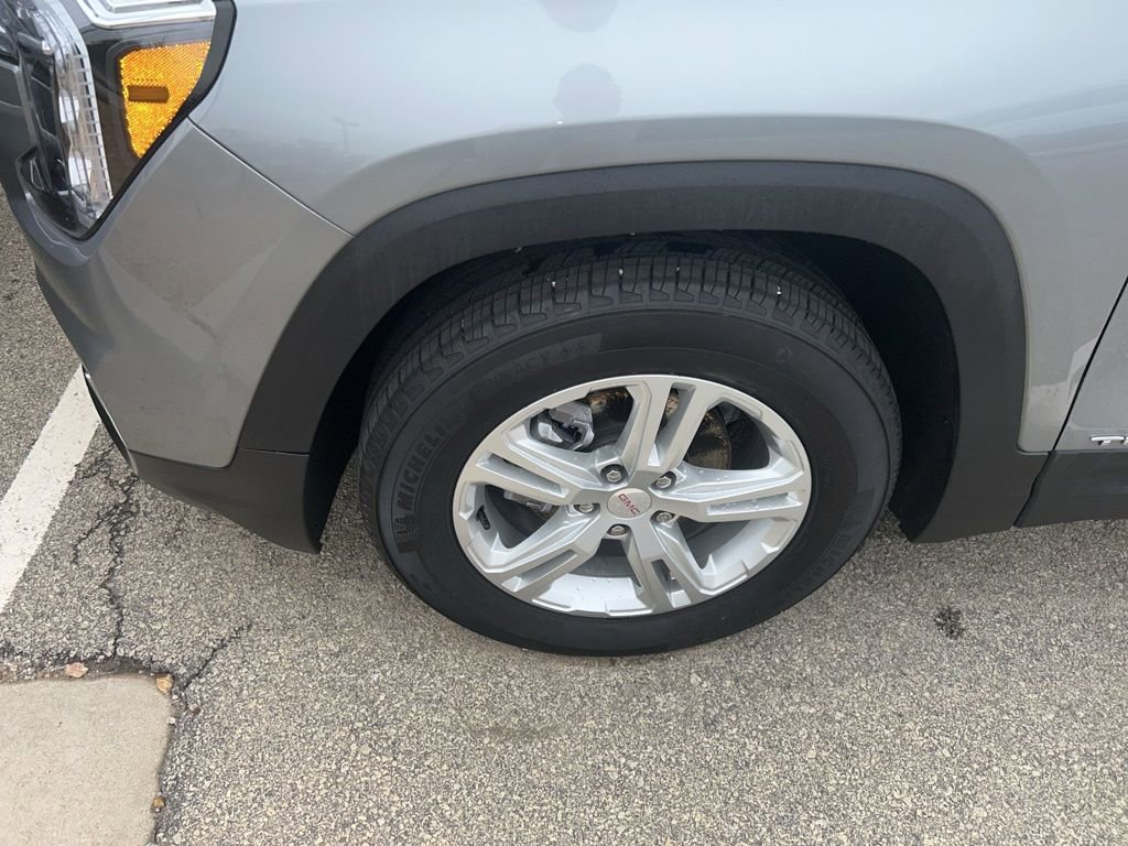 Used 2024 GMC Terrain SLE w/ Driver Convenience Package FWD image 7