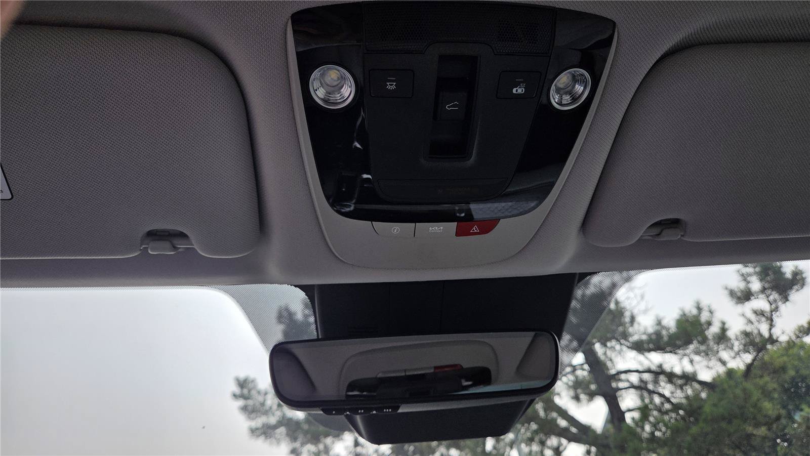 Certified 2023 Kia Sorento SX Prestige w/ Panoramic Sunroof Package AWD/4WD image 26
