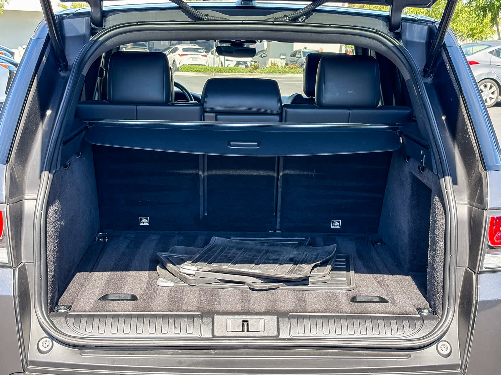 Used 2017 Land Rover Range Rover Sport HSE image 25
